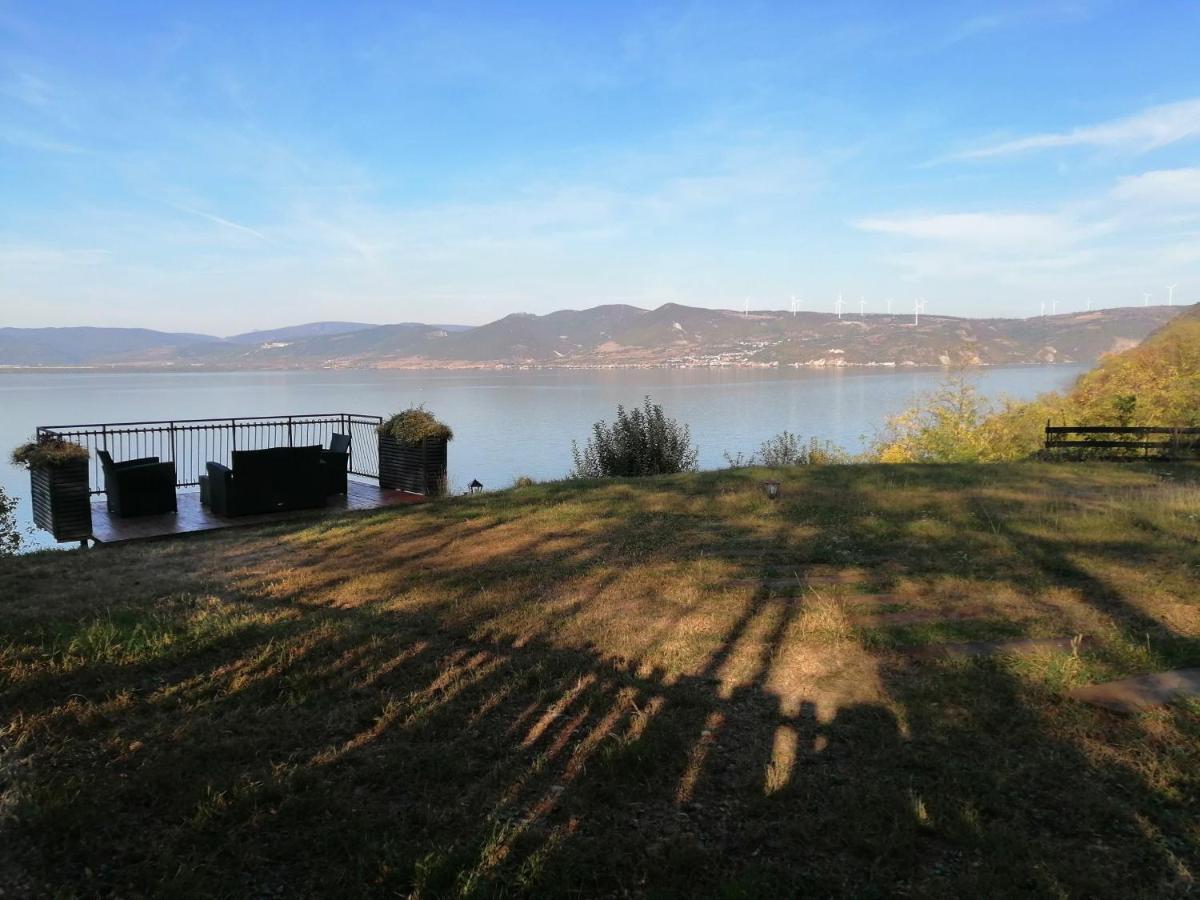 Villa Carobni Breg Golubac Exterior foto